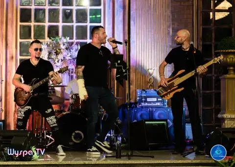 images/gallery/sounds-2023-003/thecharts-13.jpg#joomlaImage://local-images/gallery/sounds-2023-003/thecharts-13.jpg?width=800&height=571